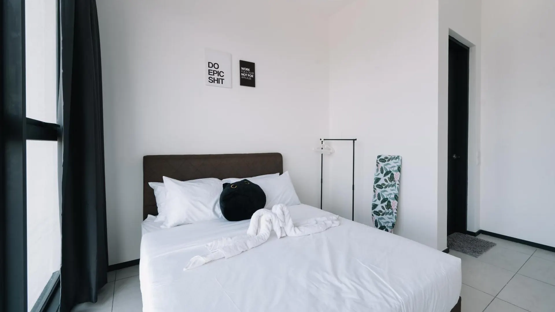 דירה ג'ורג' טאון Seaview Infinity Pool 2Br 2Cp 8Pax Urban Suite מלזיה